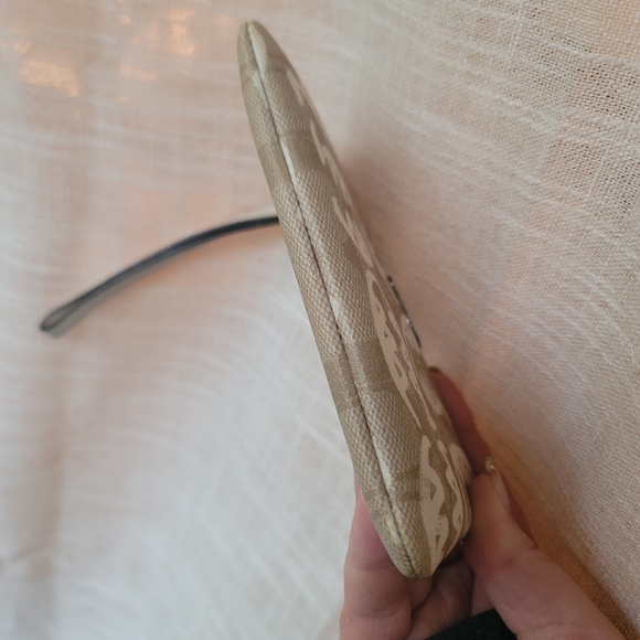 Coach Rexy By Guang Yu Corner Zip Wristlet - Picture 4 of 11